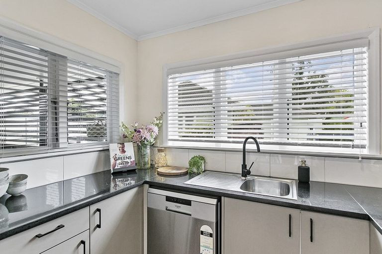 Photo of property in 1/74 Sutton Crescent, Papakura, 2110