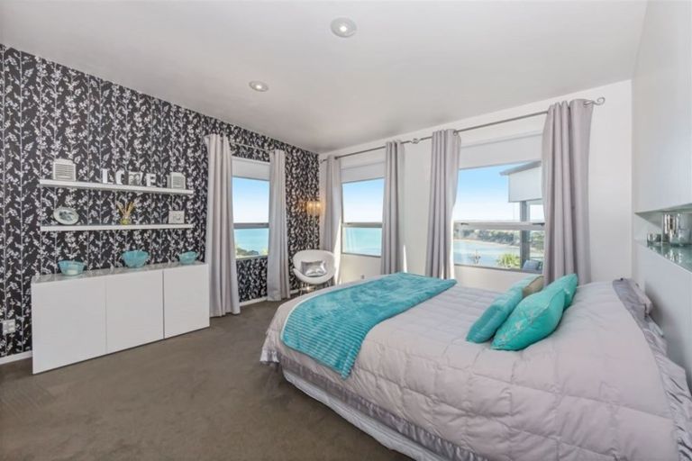 Photo of property in 61 Roberts Road, Matakatia, Whangaparaoa, 0930
