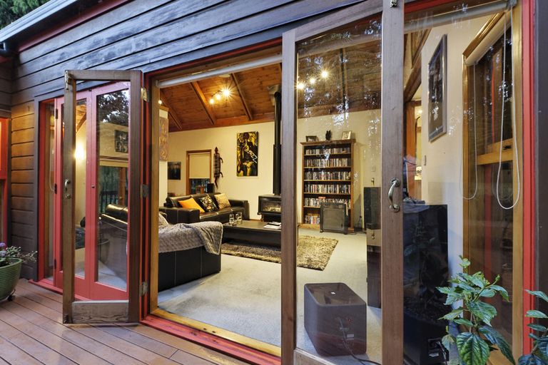 Photo of property in 16 Kauri Loop Road, Oratia, Auckland, 0604