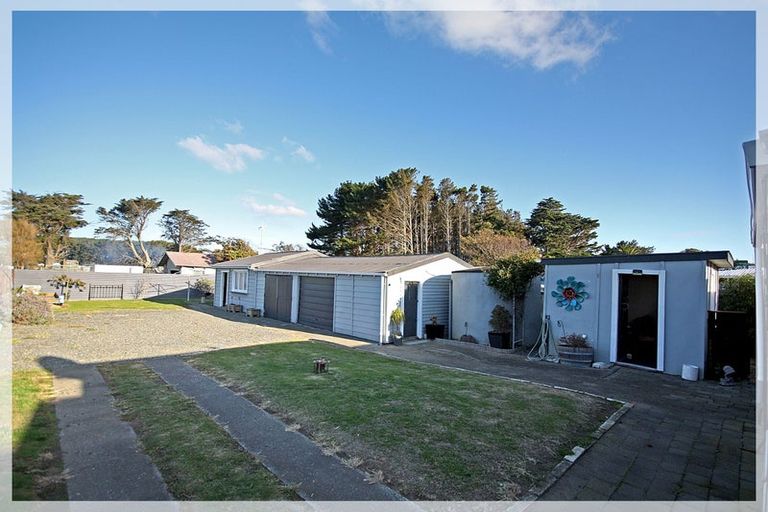 Photo of property in 27 Punga Street, Tangimoana, 4822