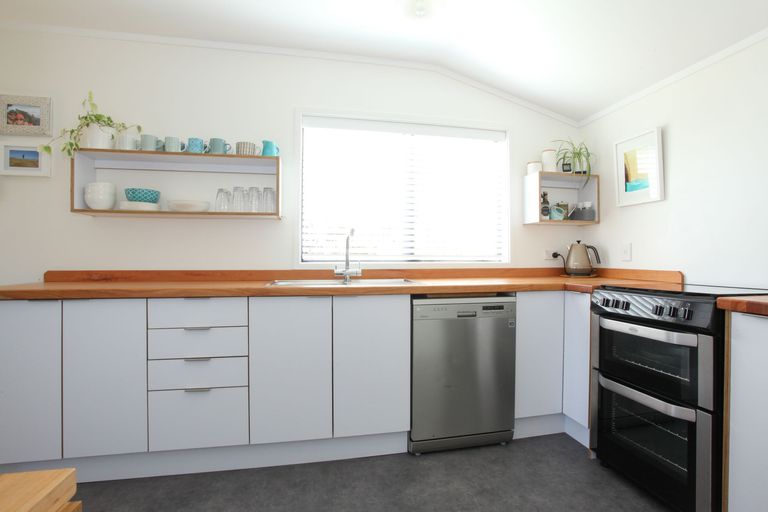 Photo of property in 50 Pond Road, Raglan, 3295