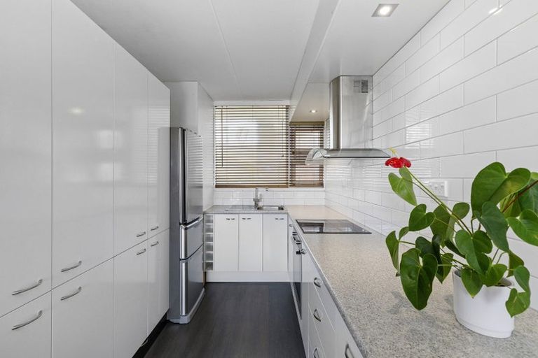 Photo of property in Mccallister Heights, 15/381 Adelaide Road, Newtown, Wellington, 6021