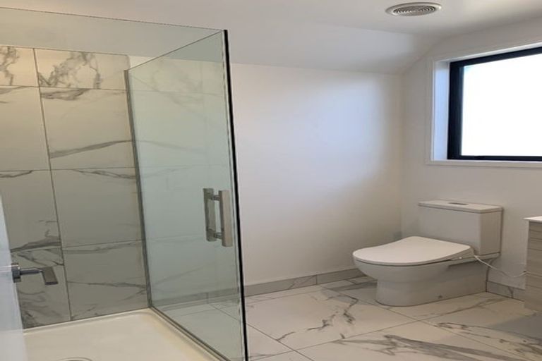 Photo of property in 2/97 Whites Line East, Waiwhetu, Lower Hutt, 5010