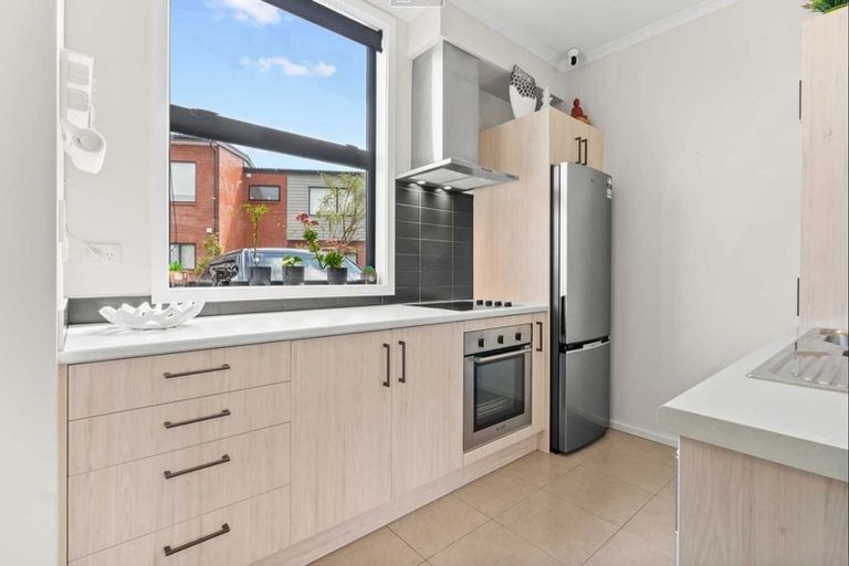 Photo of property in 11 Fermi Lane, Papakura, 2110