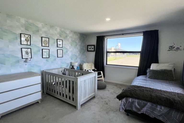 Photo of property in 9 Court Of Ascot, Seaward Bush, Invercargill, 9812