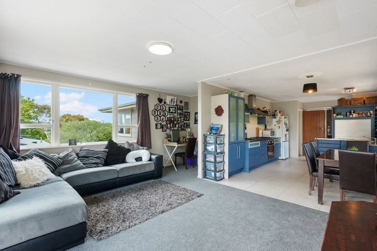 Photo of property in 25 Japonica Drive, Beach Haven, Auckland, 0626