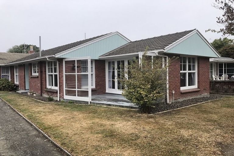 Photo of property in 2/26 Hampton Place, Burnside, Christchurch, 8053