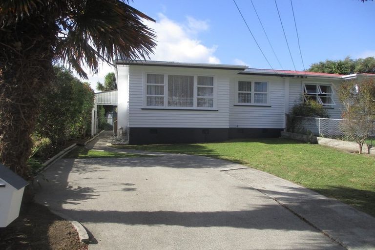 Photo of property in 3 Churchill Street, Levin, 5510