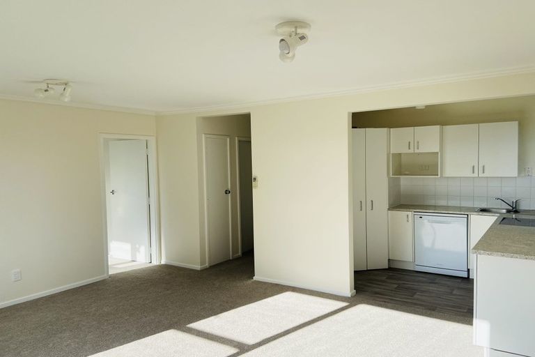 Photo of property in 49a Huntingdon Street, Northland, Wellington, 6012