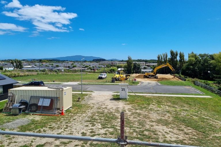 Photo of property in 49 Matenga Street, Waikanae, 5036