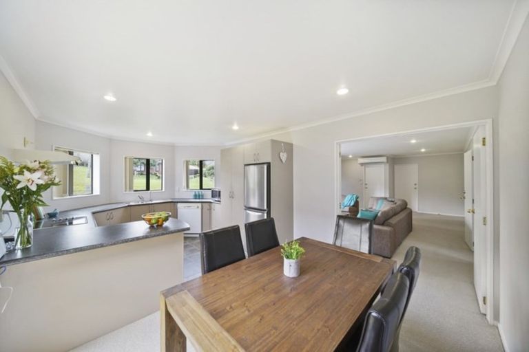 Photo of property in 38 Saralee Drive, Manurewa, Auckland, 2105