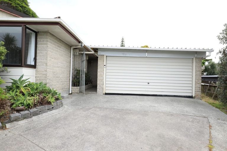 Photo of property in 118 Glenmore Road, Sunnyhills, Auckland, 2010