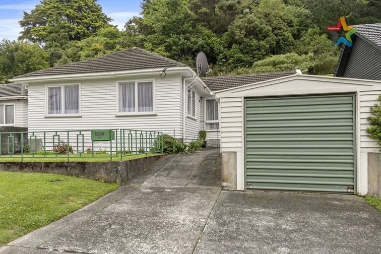 Photo of property in 155 Wellington Road, Wainuiomata, Lower Hutt, 5014