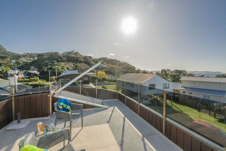 Photo of property in 17 Hahei Beach Road, Hahei, Whitianga, 3591
