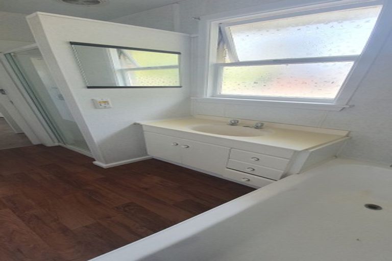 Photo of property in 5 Prestons Road, Redwood, Christchurch, 8051