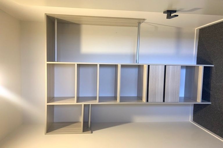 Photo of property in 31 Churchill Road, Murrays Bay, Auckland, 0630