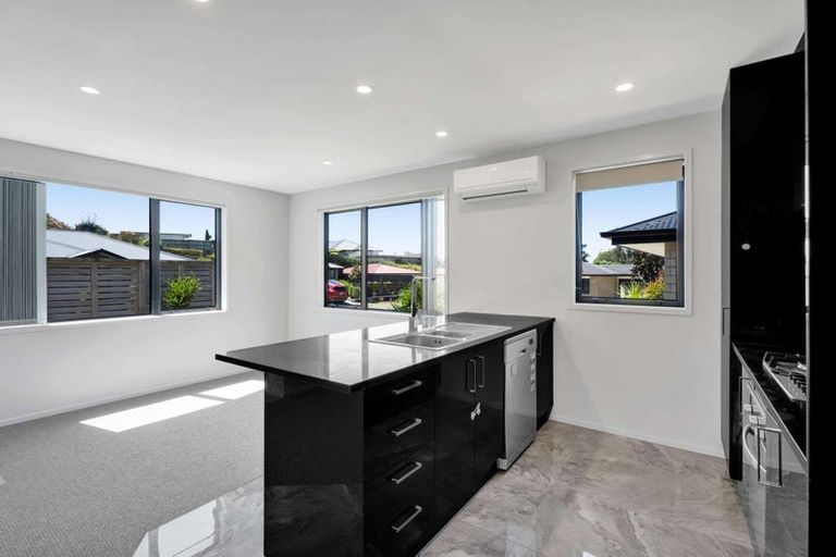 Photo of property in 8a Frederick Place, Whalers Gate, New Plymouth, 4310