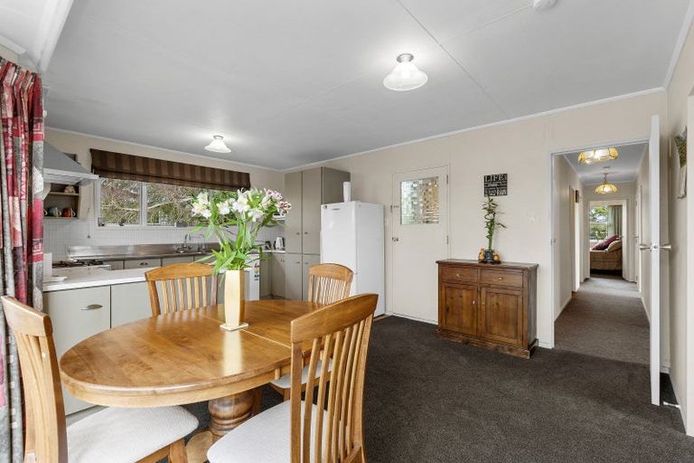 Photo of property in 19 Dunk Place, Milson, Palmerston North, 4414