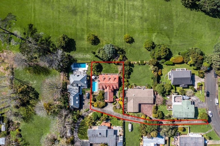 Photo of property in 6 Terrylyn Drive, Hillcrest, Auckland, 0627