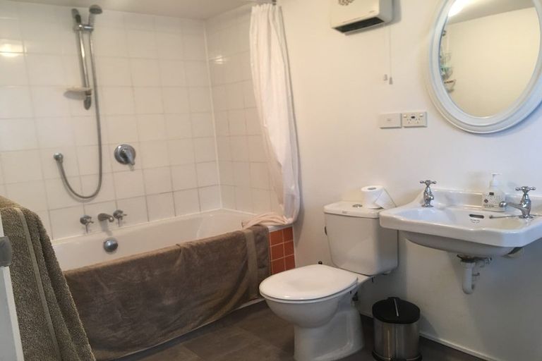 Photo of property in 100 Farnham Street, Mornington, Wellington, 6021