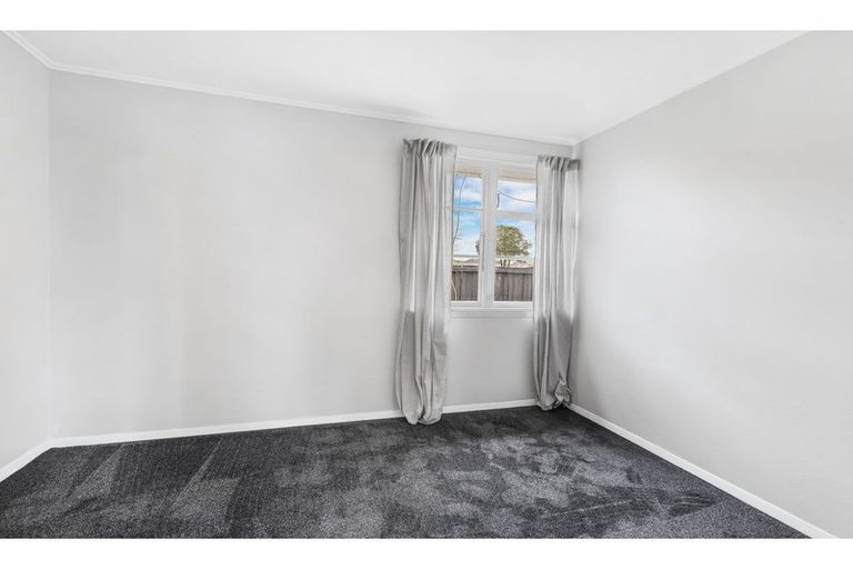Photo of property in 8 Grosvenor Street, Redwood, Christchurch, 8051