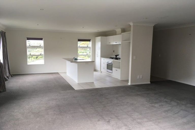 Photo of property in 10 Moonraker Place, Whitby, Porirua, 5024