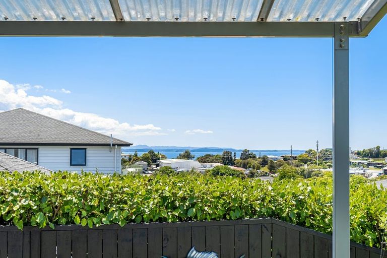 Photo of property in 22 Woodridge Drive, Stanmore Bay, Whangaparaoa, 0932