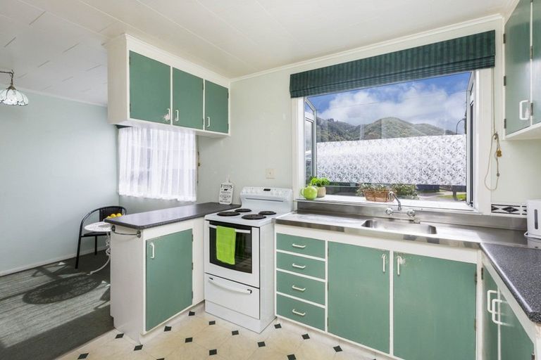 Photo of property in 1/21 Denver Grove, Totara Park, Upper Hutt, 5018