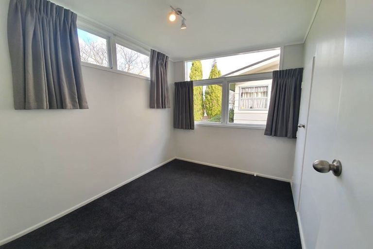 Photo of property in 6 Westhaven Grove, Takaro, Palmerston North, 4412