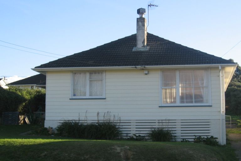 Photo of property in 136 Castor Crescent, Cannons Creek, Porirua, 5024
