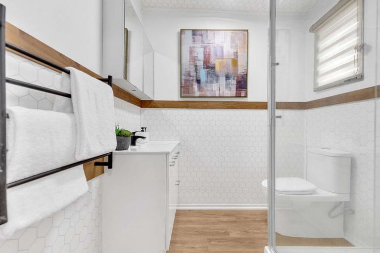 Photo of property in 15a Kawaha Point Road, Fairy Springs, Rotorua, 3015