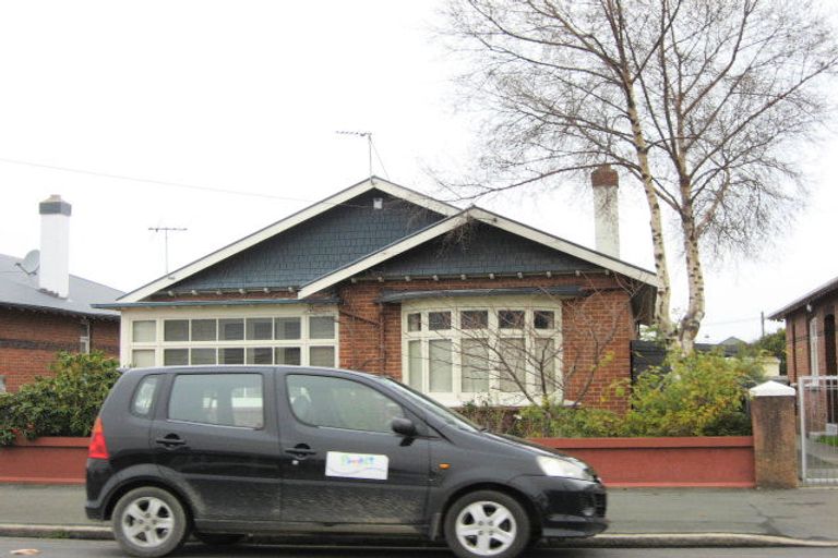 Photo of property in 265 Macandrew Road, Forbury, Dunedin, 9012