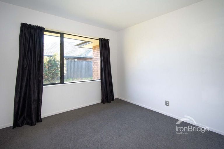 Photo of property in 58 Broadhaven Avenue, Parklands, Christchurch, 8083