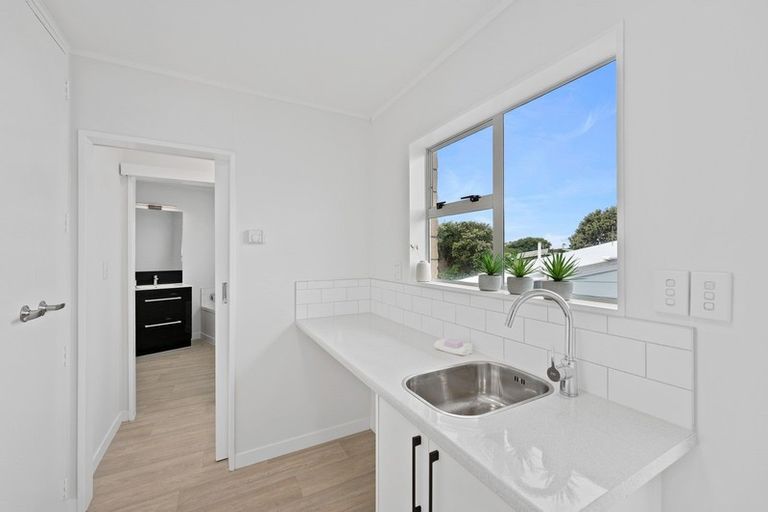 Photo of property in 6a-b Simcox Street, Otaki Beach, Otaki, 5512