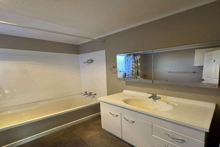 Photo of property in 3/199 Queenspark Drive, Parklands, Christchurch, 8083