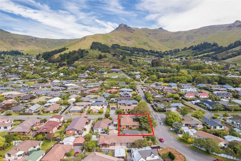Photo of property in 28 Laing Crescent, Heathcote Valley, Christchurch, 8022