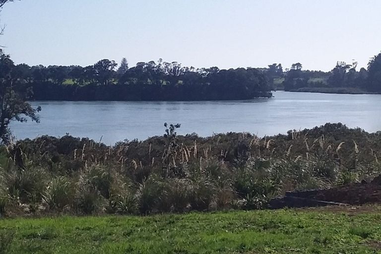 Photo of property in 59 Tahuna Minhinnick Drive, Glenbrook, 2681