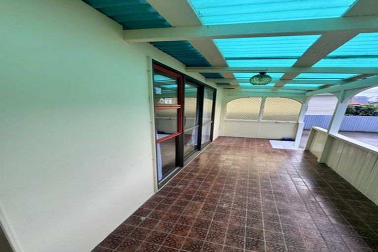 Photo of property in 33 Wellington Road, Wainuiomata, Lower Hutt, 5014
