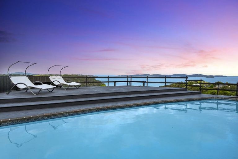 Photo of property in 4 Kotare Place, Sandspit, Warkworth, 0982