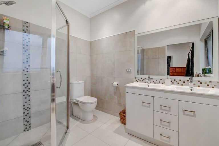 Photo of property in 23 Manhattan Rise, Orewa, 0931