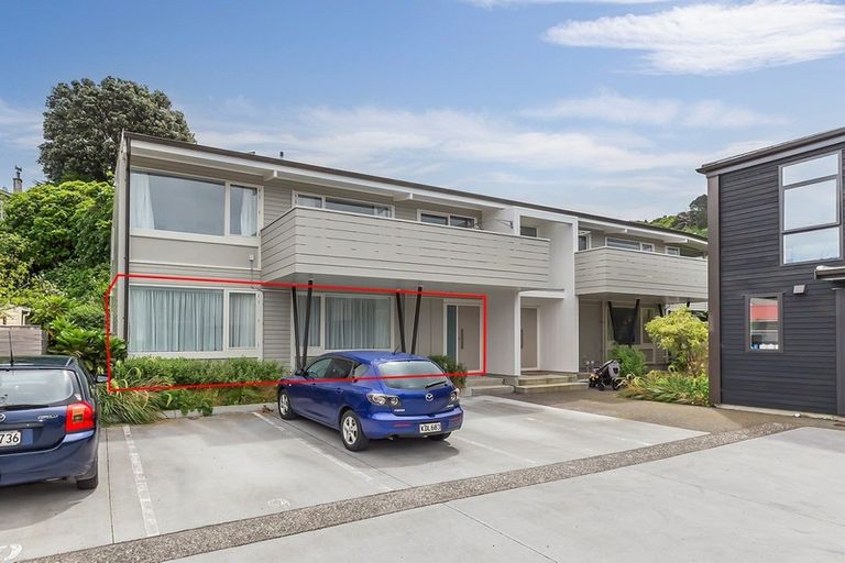 Photo of property in 8/74 Derwent Street, Island Bay, Wellington, 6023