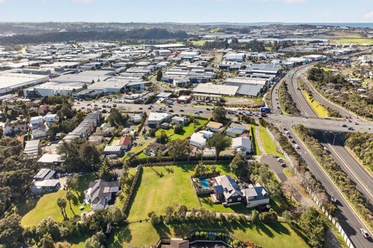 Photo of property in 10 Chester Avenue, Greenhithe, Auckland, 0632