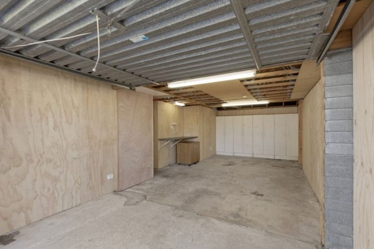 Photo of property in 21 Elizabeth Street, Moera, Lower Hutt, 5010