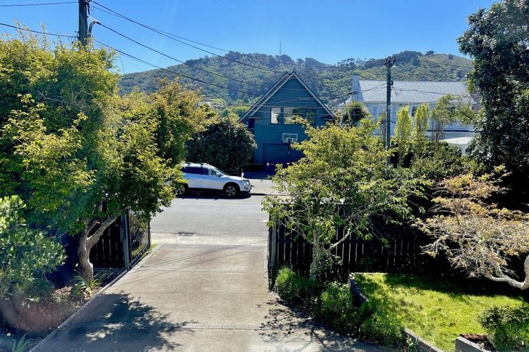 Photo of property in 9 Izard Road, Khandallah, Wellington, 6035