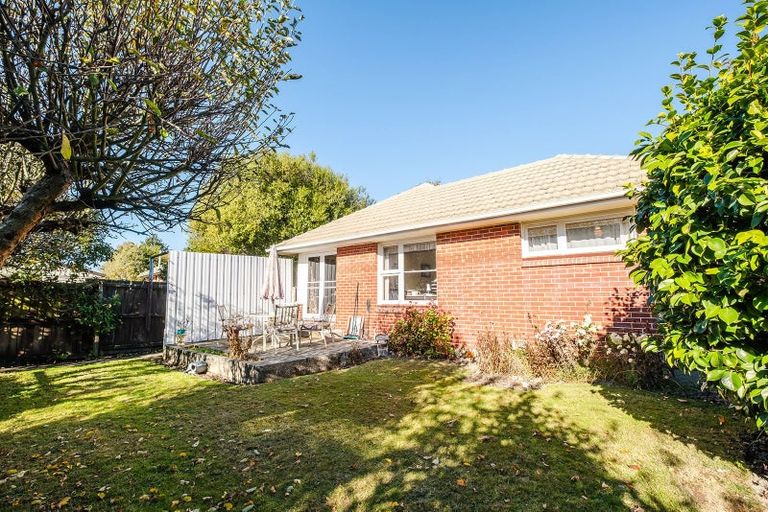 Photo of property in 22 Gainford Street, Avonhead, Christchurch, 8042