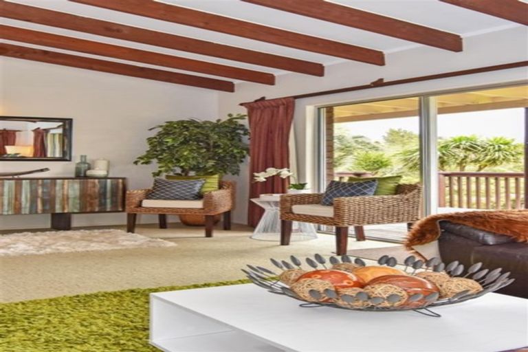 Photo of property in 73 Cherrington Road, Clevedon, Papakura, 2582