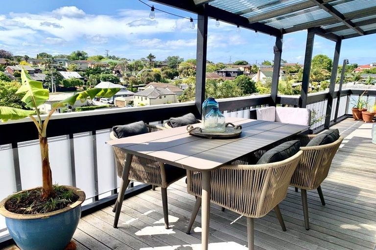 Photo of property in 1/23 Hart Road, Hauraki, Auckland, 0622