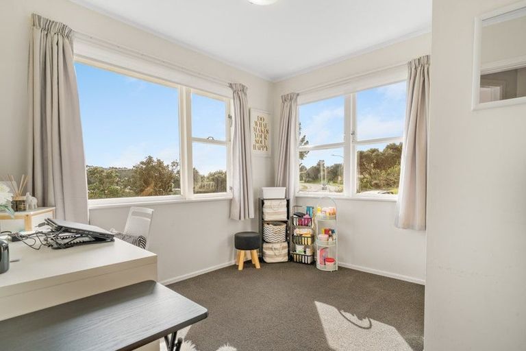 Photo of property in 24 Omapere Street, Waitangirua, Porirua, 5024
