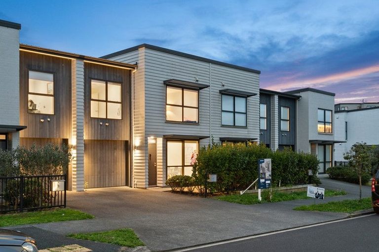 Photo of property in 69 Matairangi Avenue, Totara Heights, Auckland, 2105