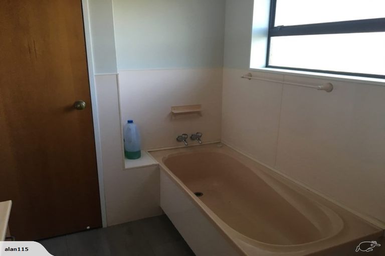 Photo of property in 3/9 Coronation Road, Mangere Bridge, Auckland, 2022